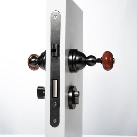 Donut-Shaped Door Handle