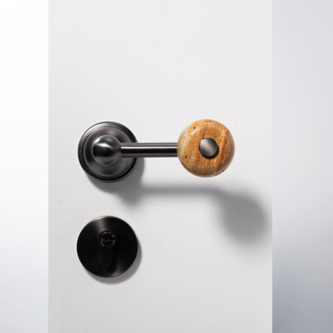 Donut-Shaped Door Handle